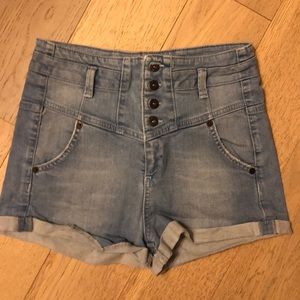 TOPSHOP highwaisted button closure denim shorts